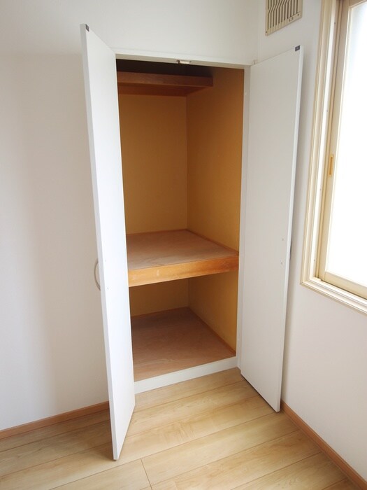 物件内観写真6　(収納)