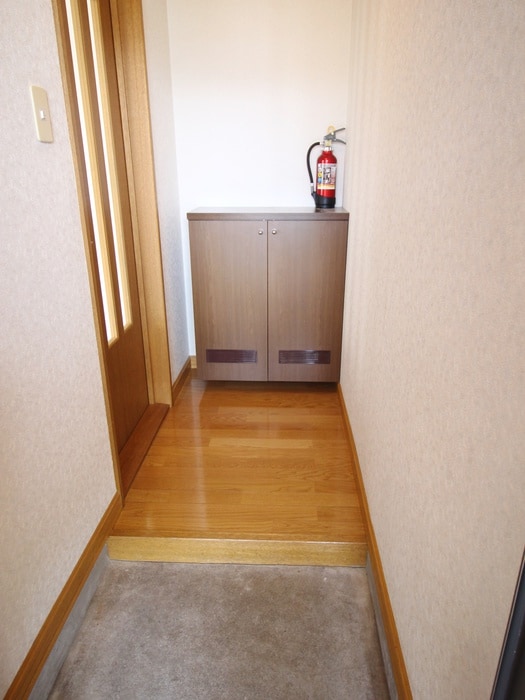 物件内観写真12　(玄関)