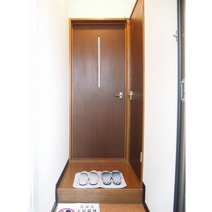 物件内観写真14　(玄関)