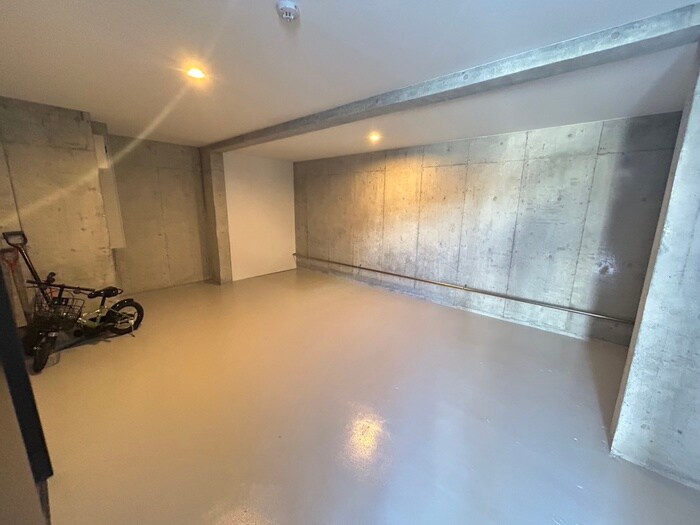 物件外観写真6　(駐輪場)