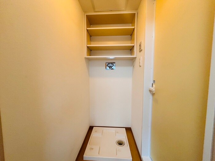 物件内観写真15　(洗濯機置場)