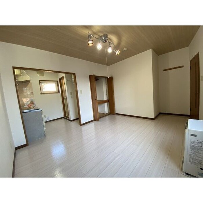 物件内観写真4　(居室)