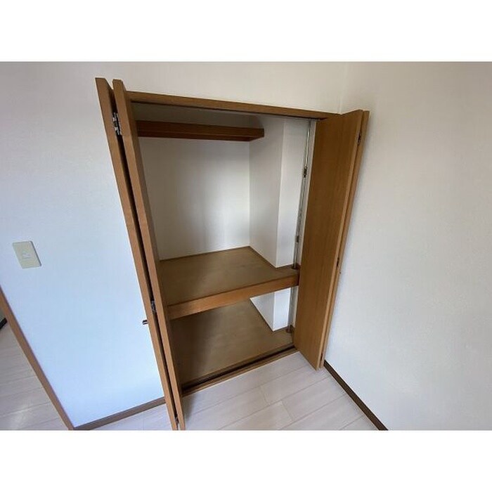 物件内観写真6　(収納)