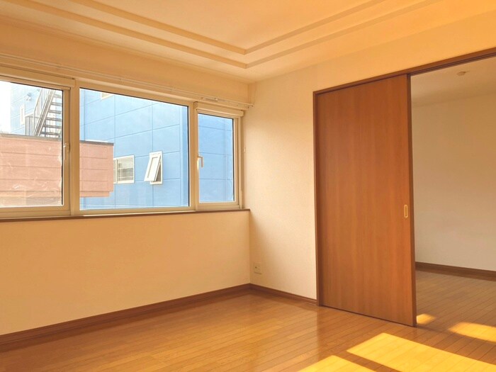 物件内観写真3　(居室)