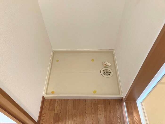 物件内観写真14　(洗濯機置場)