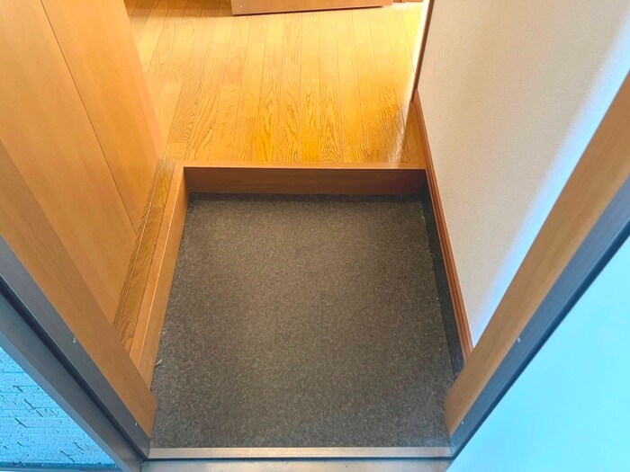 物件内観写真17　(玄関)