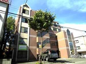 パルコート平岸４１１外観写真