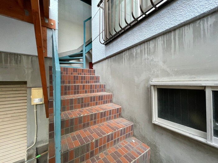 物件外観写真5　(エントランス部分)