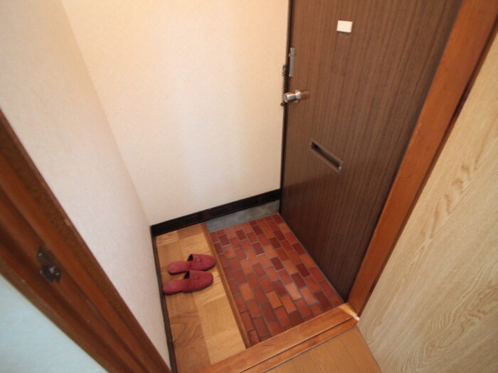 物件内観写真16　(玄関)