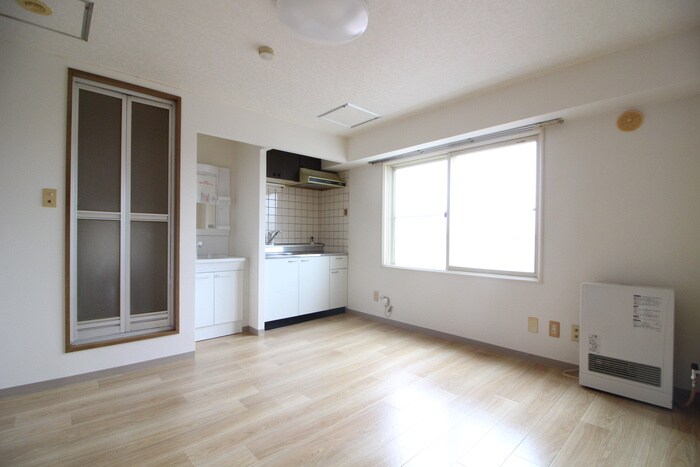 物件内観写真8　(居室)