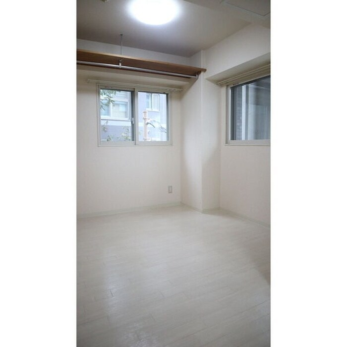 物件内観写真10　(居室)