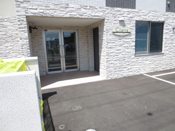 物件外観写真6　(エントランス部分)