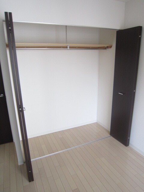 物件内観写真11　(収納)