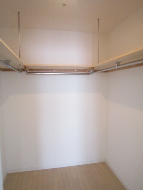 物件内観写真15　(収納)