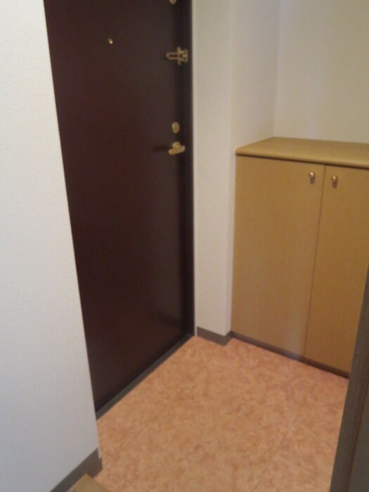 物件内観写真16　(玄関)