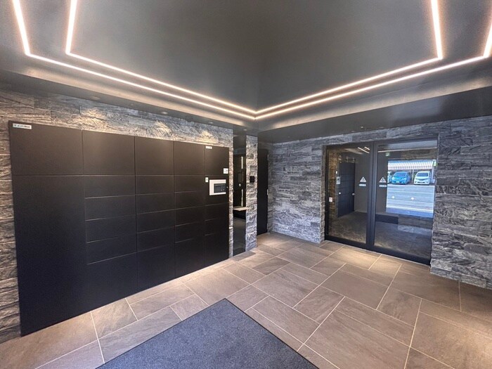 物件外観写真6　(エントランス部分)