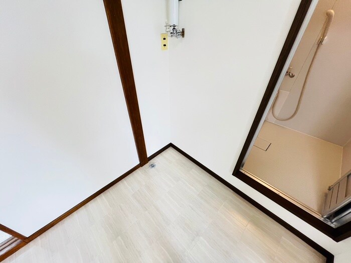 物件内観写真13　(洗濯機置場)