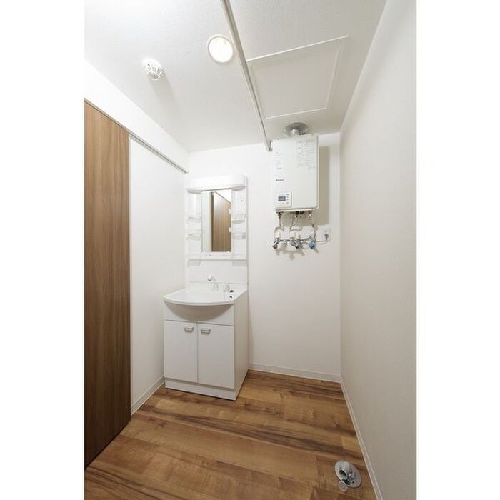 物件内観写真8　(洗面)