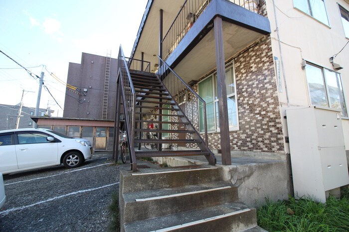 物件外観写真5　(エントランス部分)