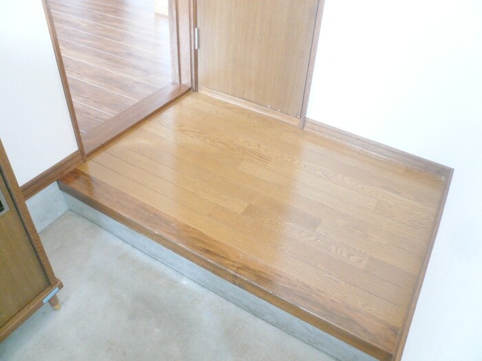 物件内観写真16　(玄関)