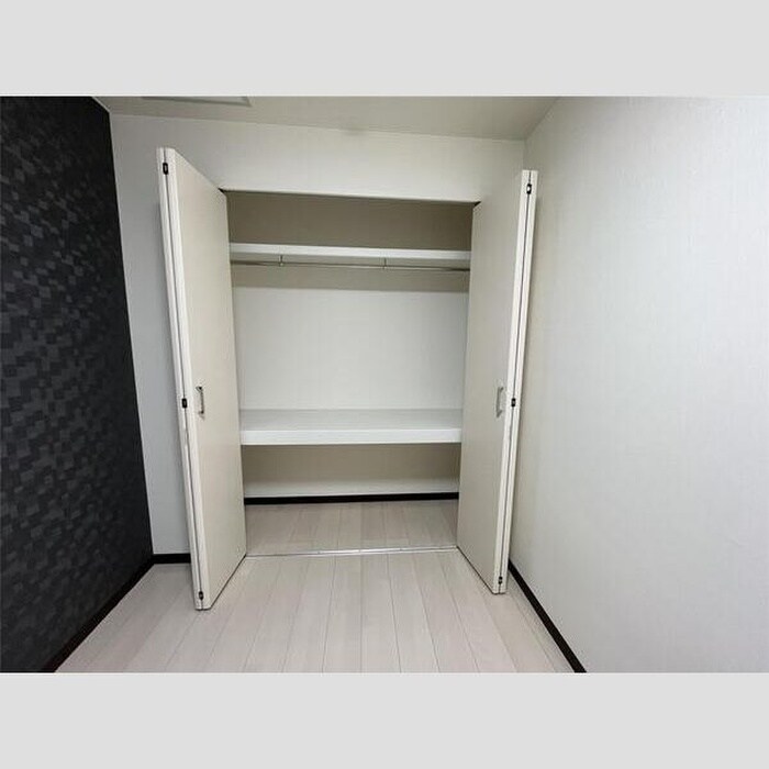 物件内観写真5　(収納)