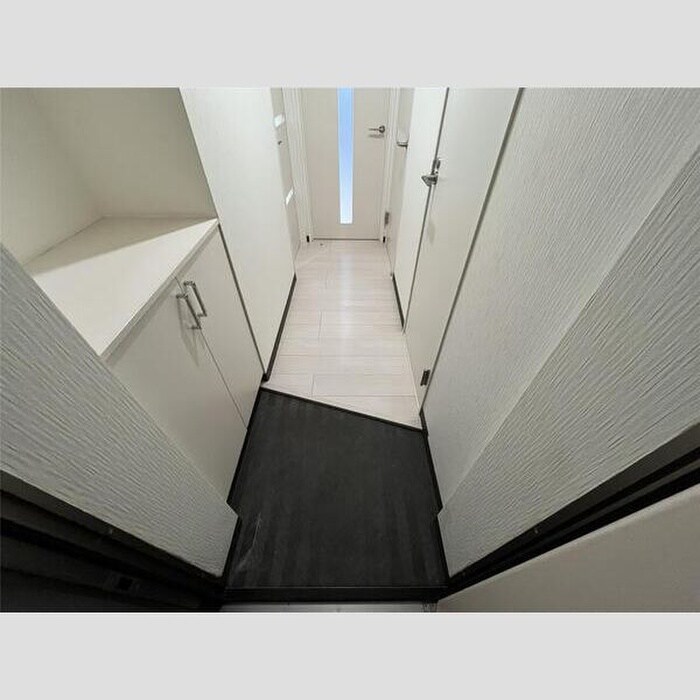 物件内観写真11　(玄関)