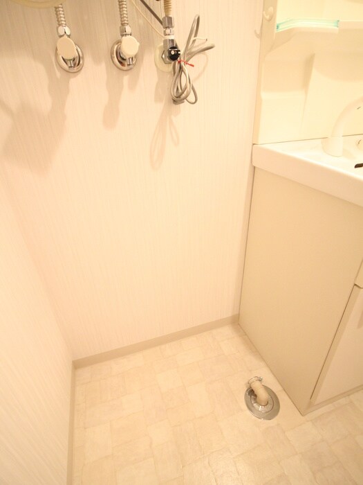 物件内観写真18　(洗濯機置場)