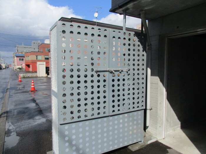 物件外観写真4　(建物設備)