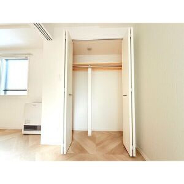 物件内観写真7　(収納)