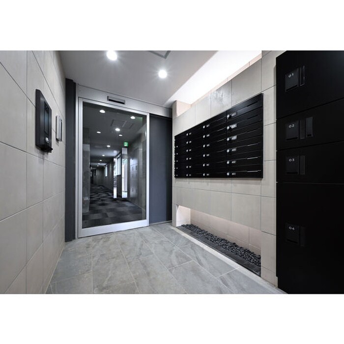 物件外観写真3　(エントランス部分)