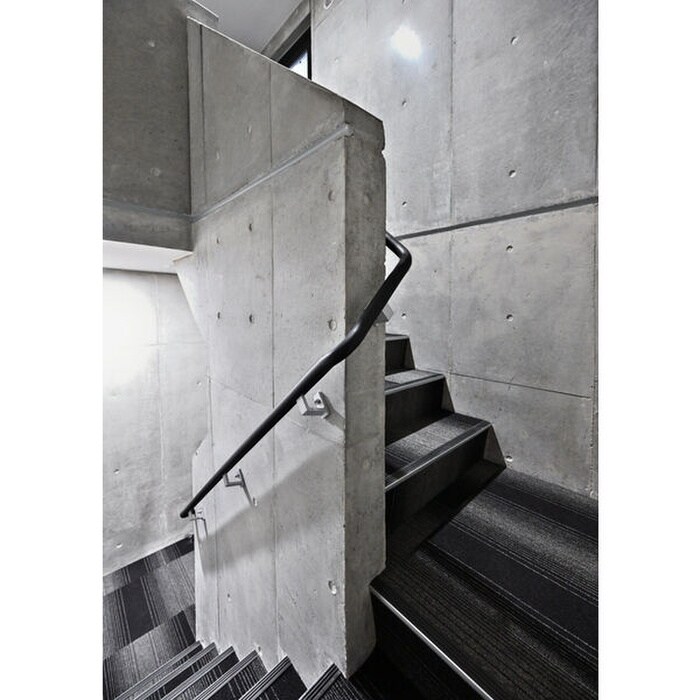 物件外観写真5　(エントランス部分)