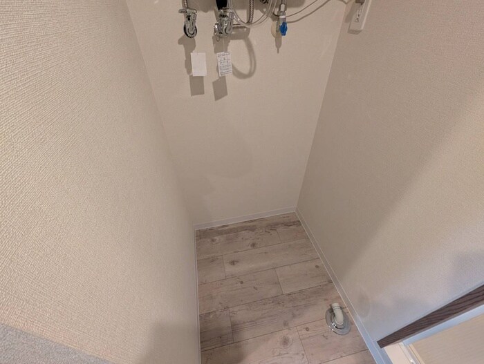 物件内観写真17　(洗濯機置場)