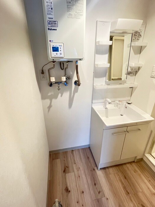 物件内観写真12　(洗濯機置場)