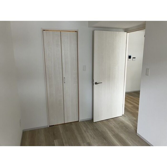 物件内観写真4　(居室)