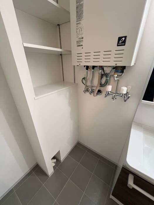 物件内観写真14　(洗濯機置場)