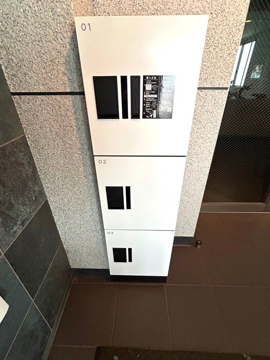 物件外観写真6　(エントランス部分)