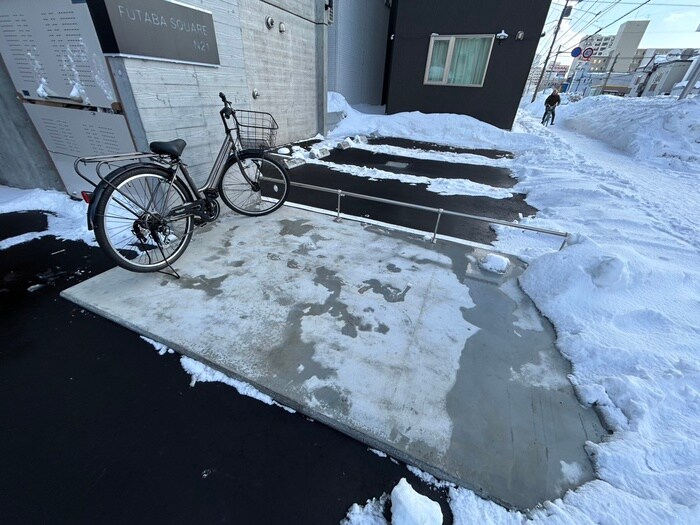 物件外観写真6　(駐輪場)