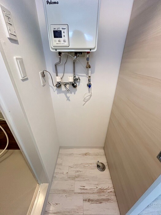 物件内観写真15　(洗濯機置場)