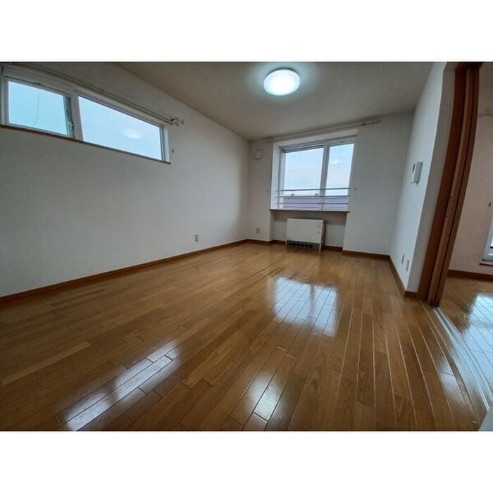 物件内観写真2　(居室)