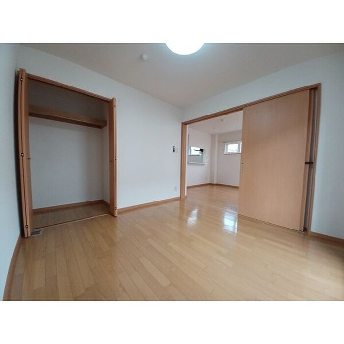 物件内観写真4　(居室)