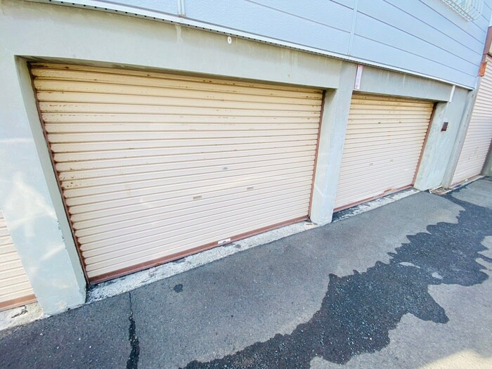 物件外観写真3　(駐車場)