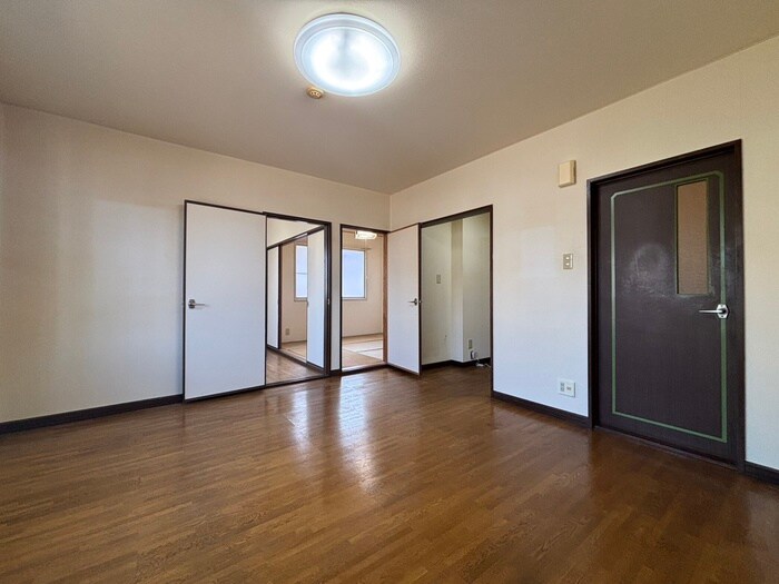 物件内観写真8　(居室)