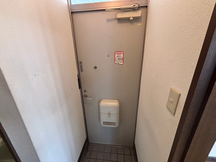 物件内観写真19　(玄関)