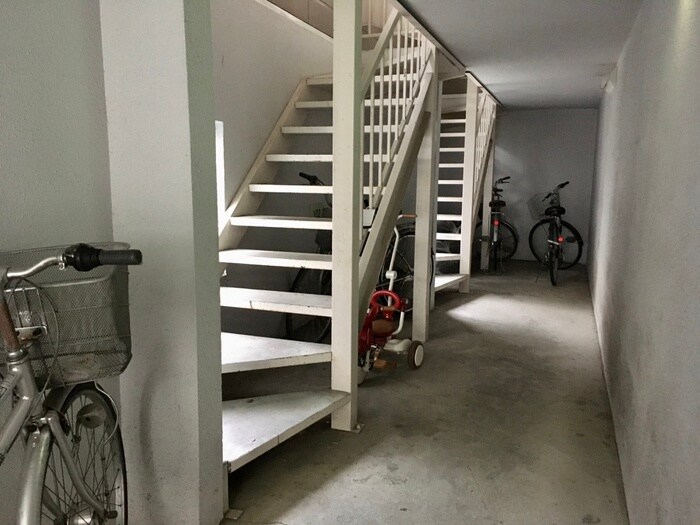 物件外観写真4　(エントランス部分)