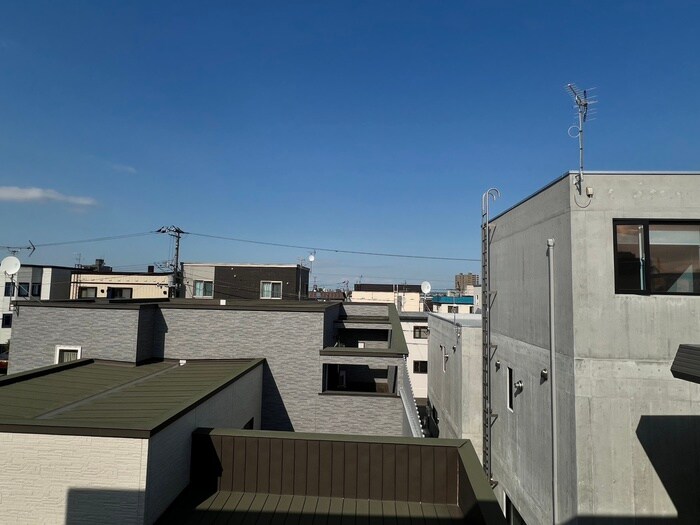 物件内観写真14　(室内からの展望)