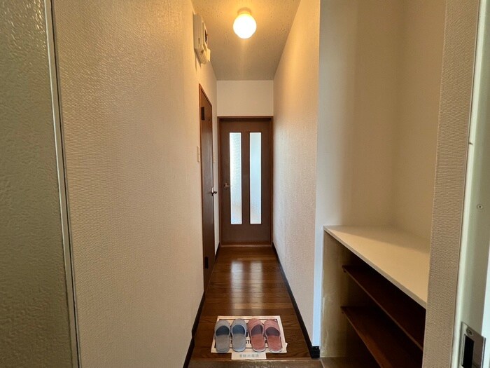 物件内観写真16　(玄関)