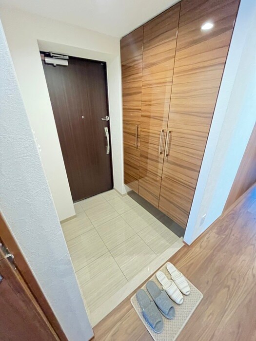 物件内観写真16　(玄関)