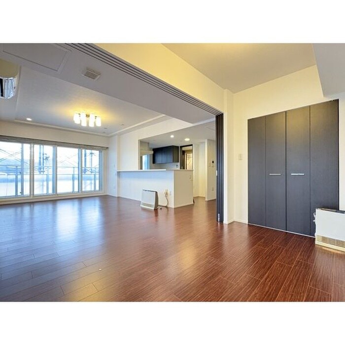 物件内観写真4　(居室)