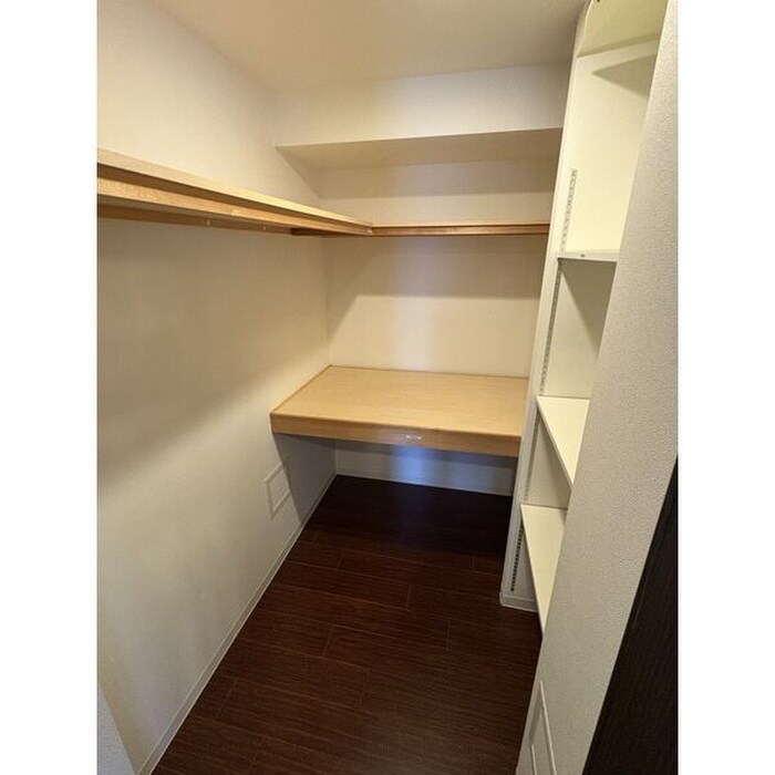 物件内観写真13　(収納)