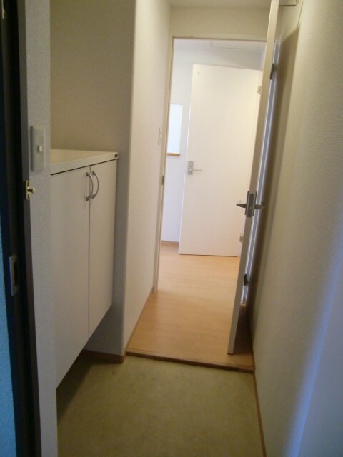 物件内観写真15　(玄関)